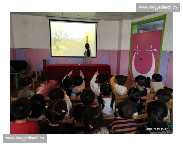 《豺狼的故事:在荒野中挣扎的黑暗命运与人性深渊》